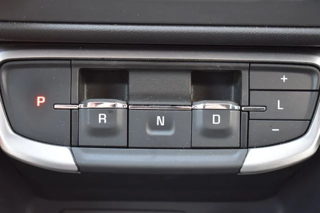 Used 2024 White GMC SLE image 29