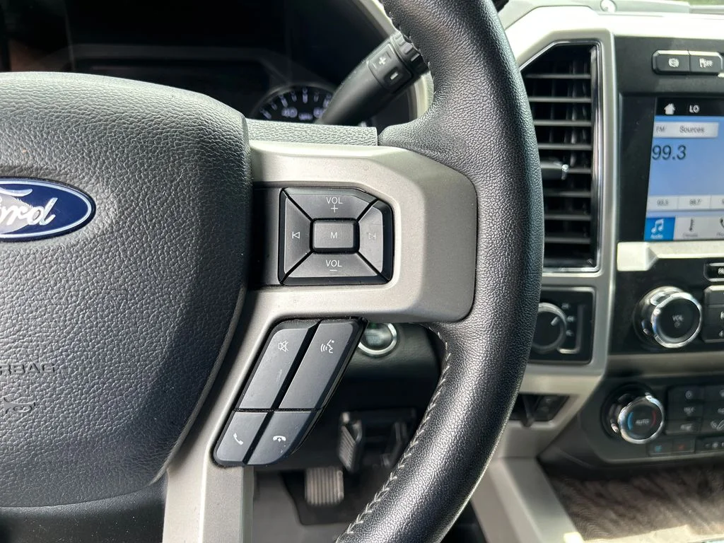 Used 2019 White Ford Lariat image 22