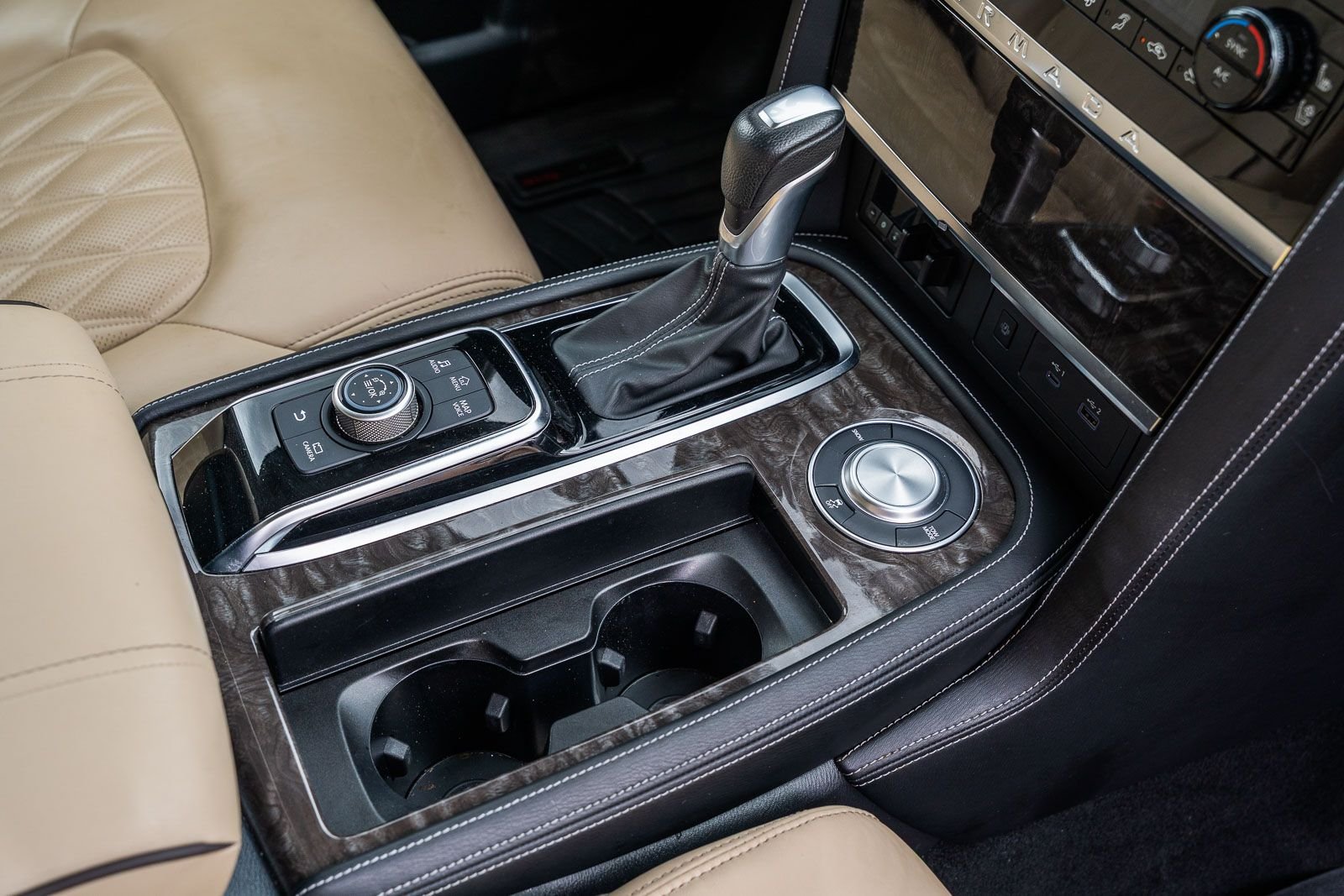 2023 Nissan Armada Platinum - Photo 16