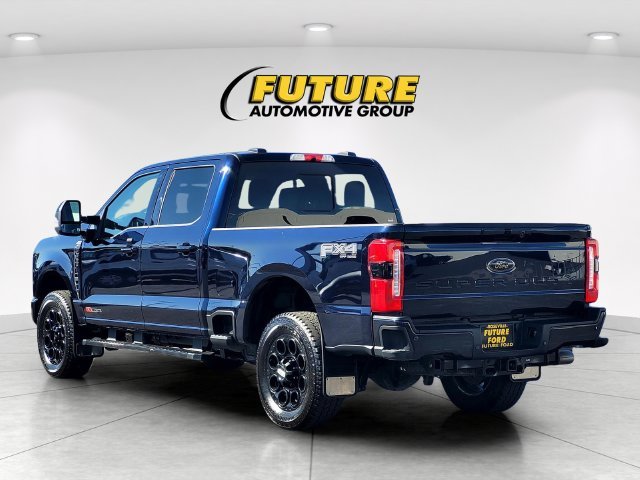 Used 2025  Ford Lariat image 6