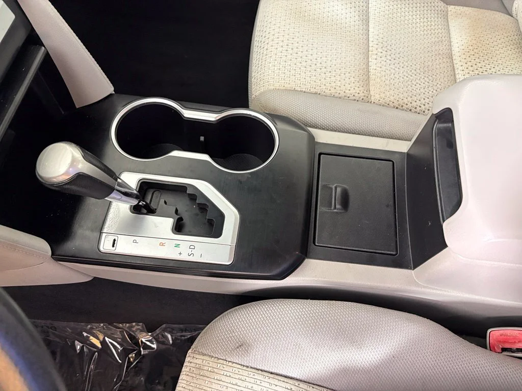 Used 2014 Silver Toyota LE image 26