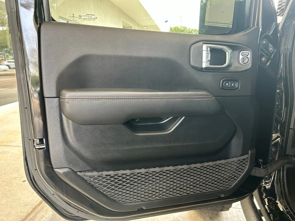 Used 2021 Black Jeep Unlimited Rubicon image 45