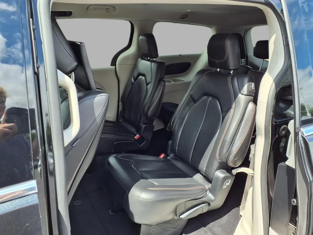 Certified Used 2020 Black Chrysler Touring L Plus image 27