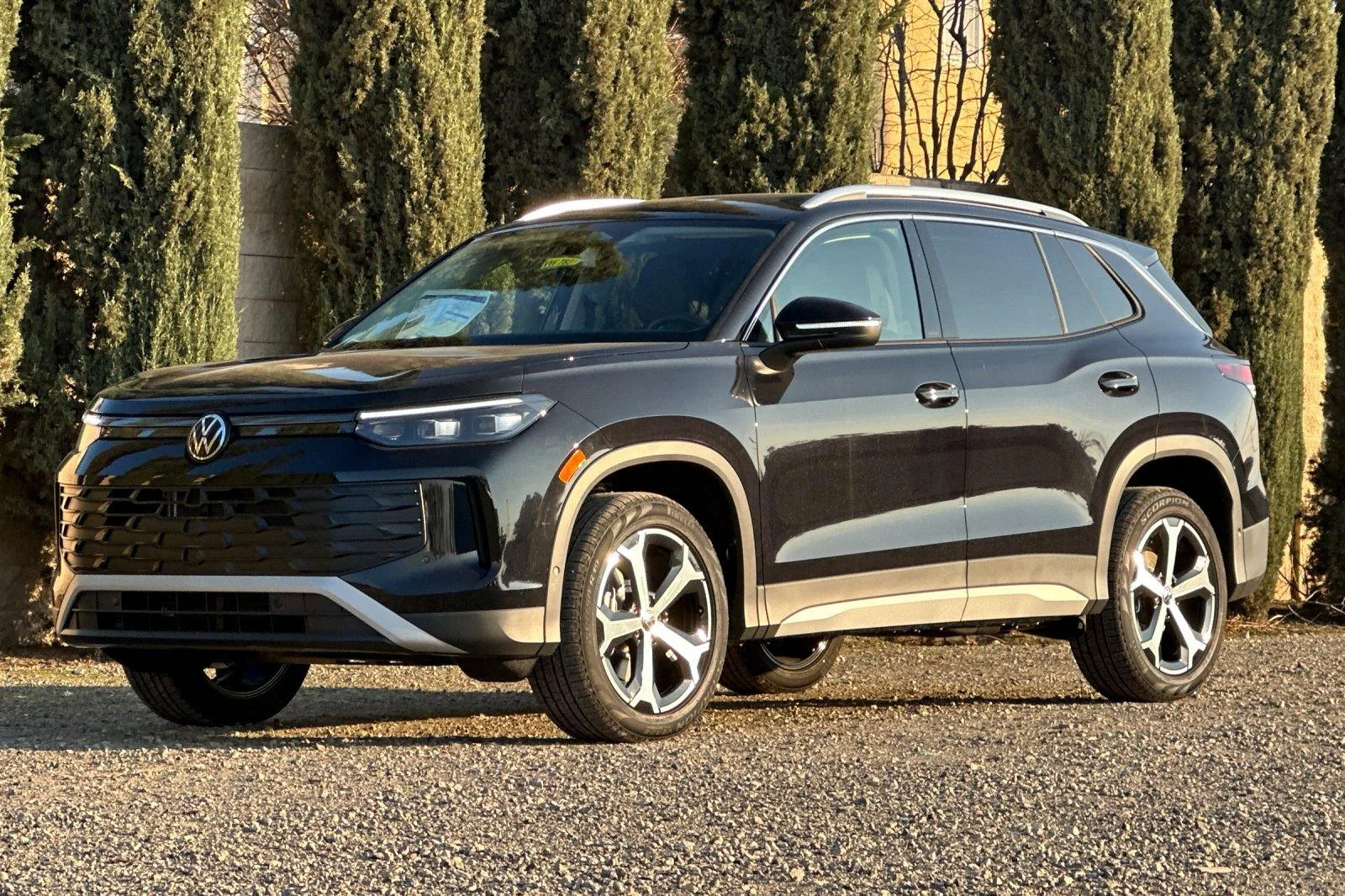 New 2026 Deep Black Pearl Volkswagen SE image 8