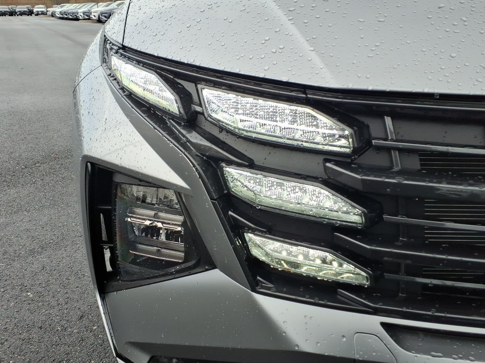 New 2026 Shimmering Silver Hyundai Blue SE image 4