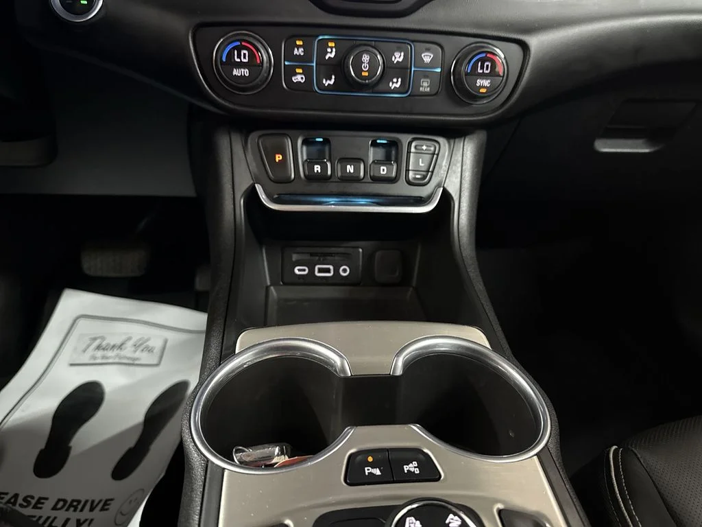 Used 2018 Summit White GMC Denali image 28