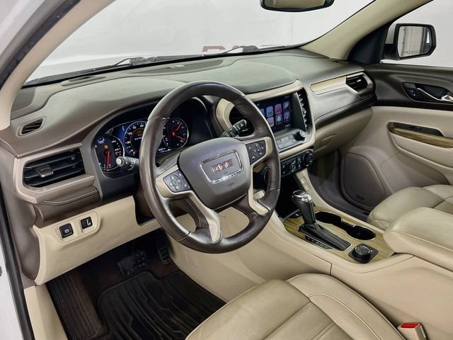 Used 2017 WHITE FROST TRICOAT GMC Denali image 38