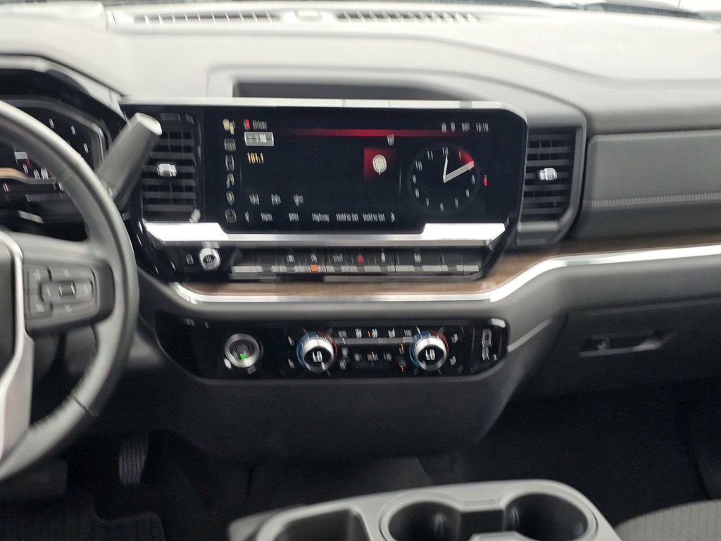 Used 2024 Silver GMC Elevation image 16
