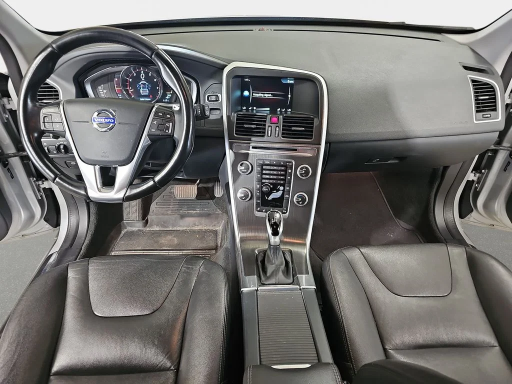 Used 2015 Silver Volvo T6 image 10