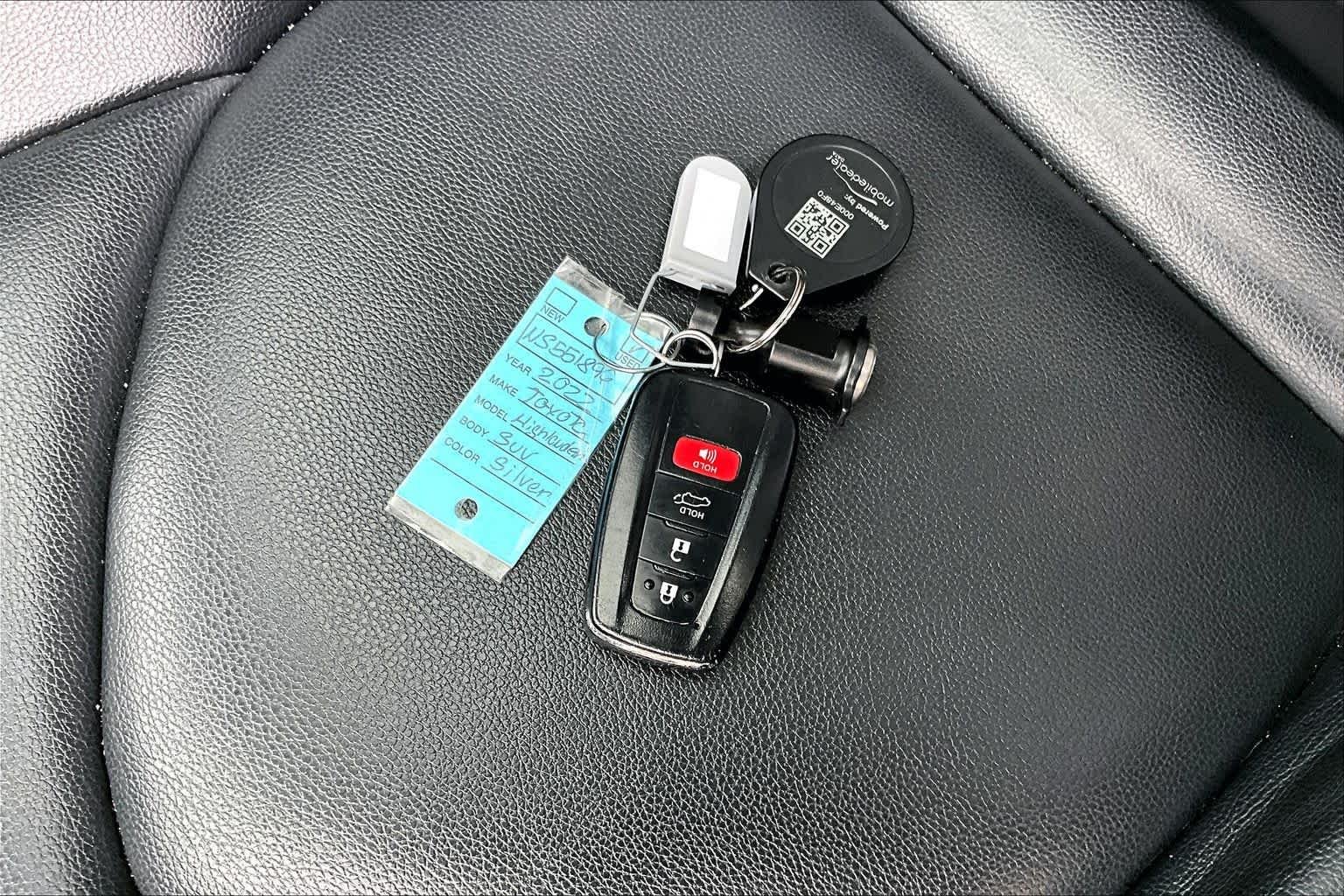 Used 2022 Celestial Silver Metallic Toyota XLE image 15