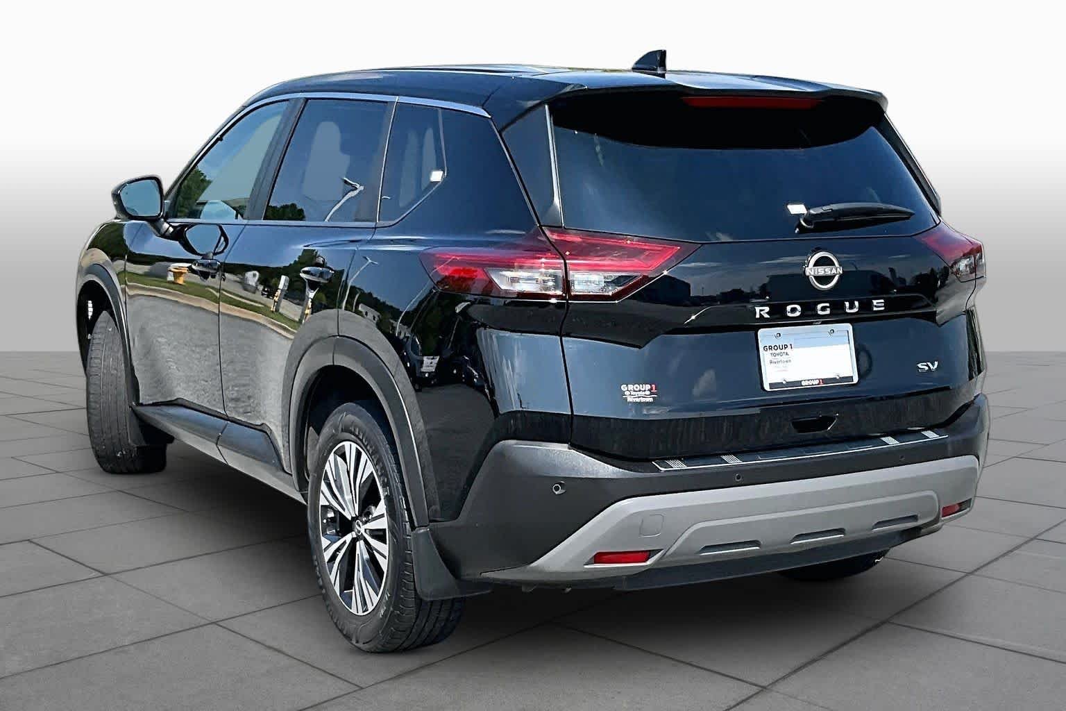 Used 2023 Super Black Nissan SV image 11