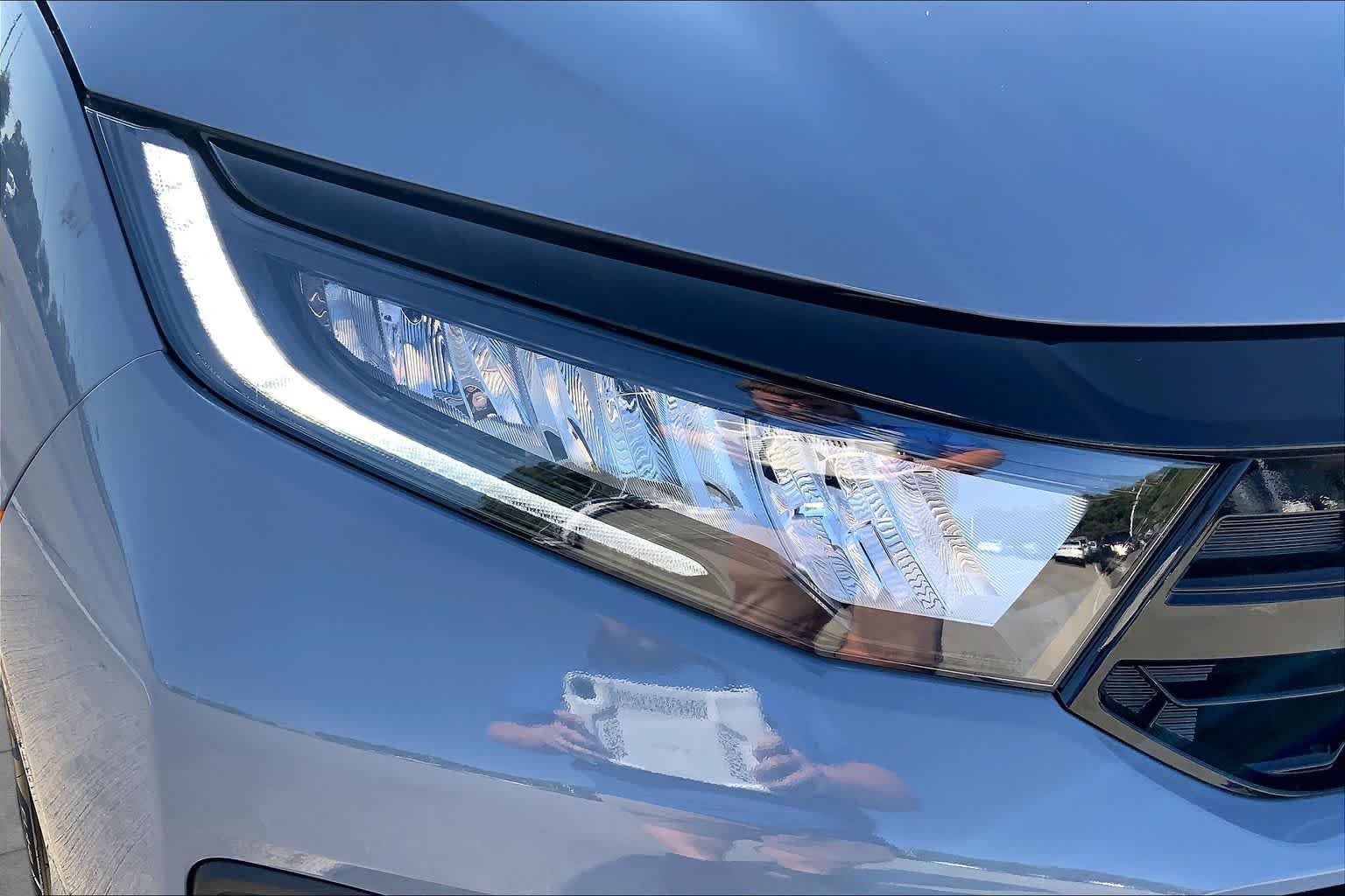 New 2027 Sonic Gray Pearl Honda Touring image 13