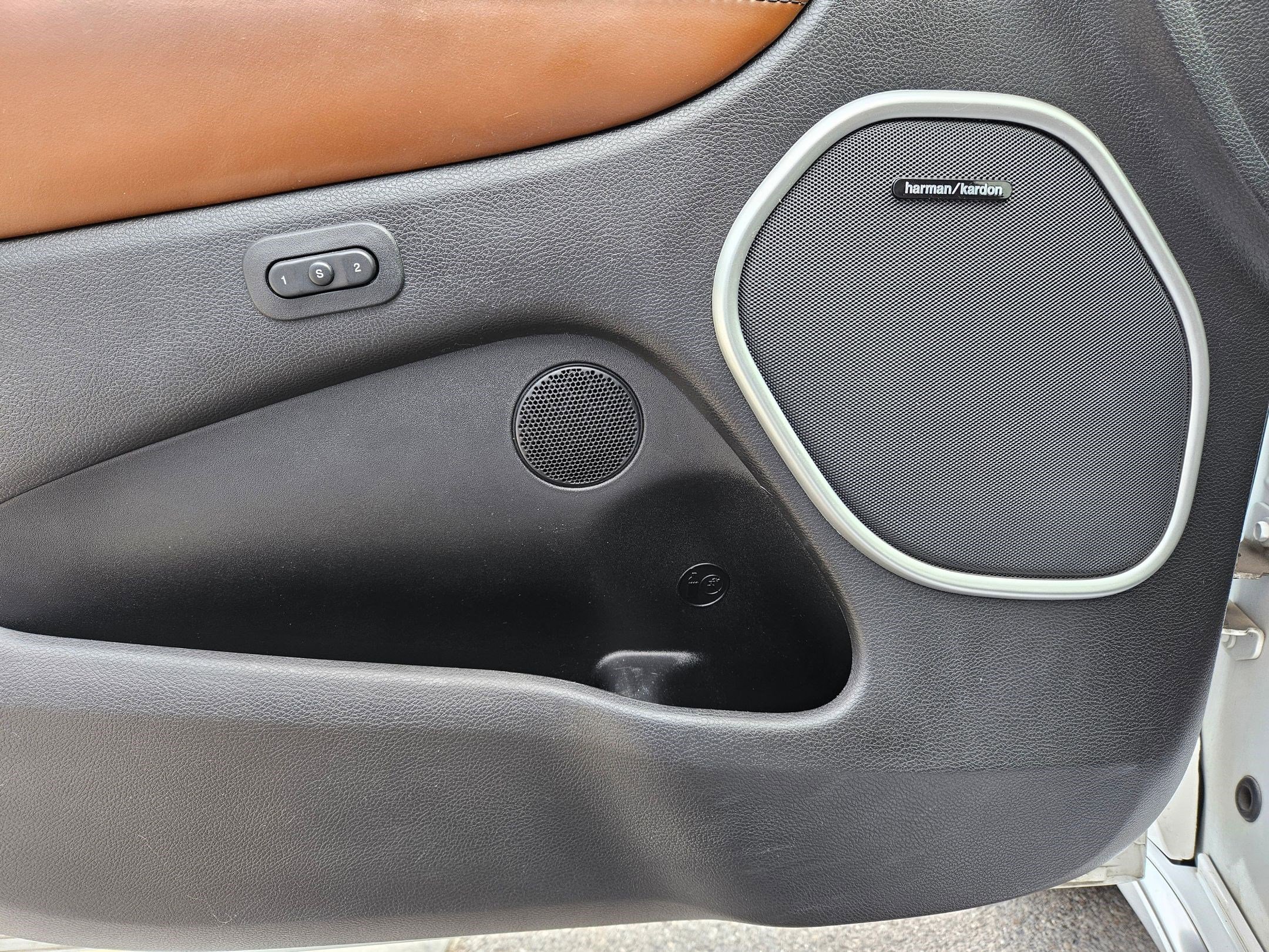 Used 2018 Ivory 3-Coat Jeep Summit image 13