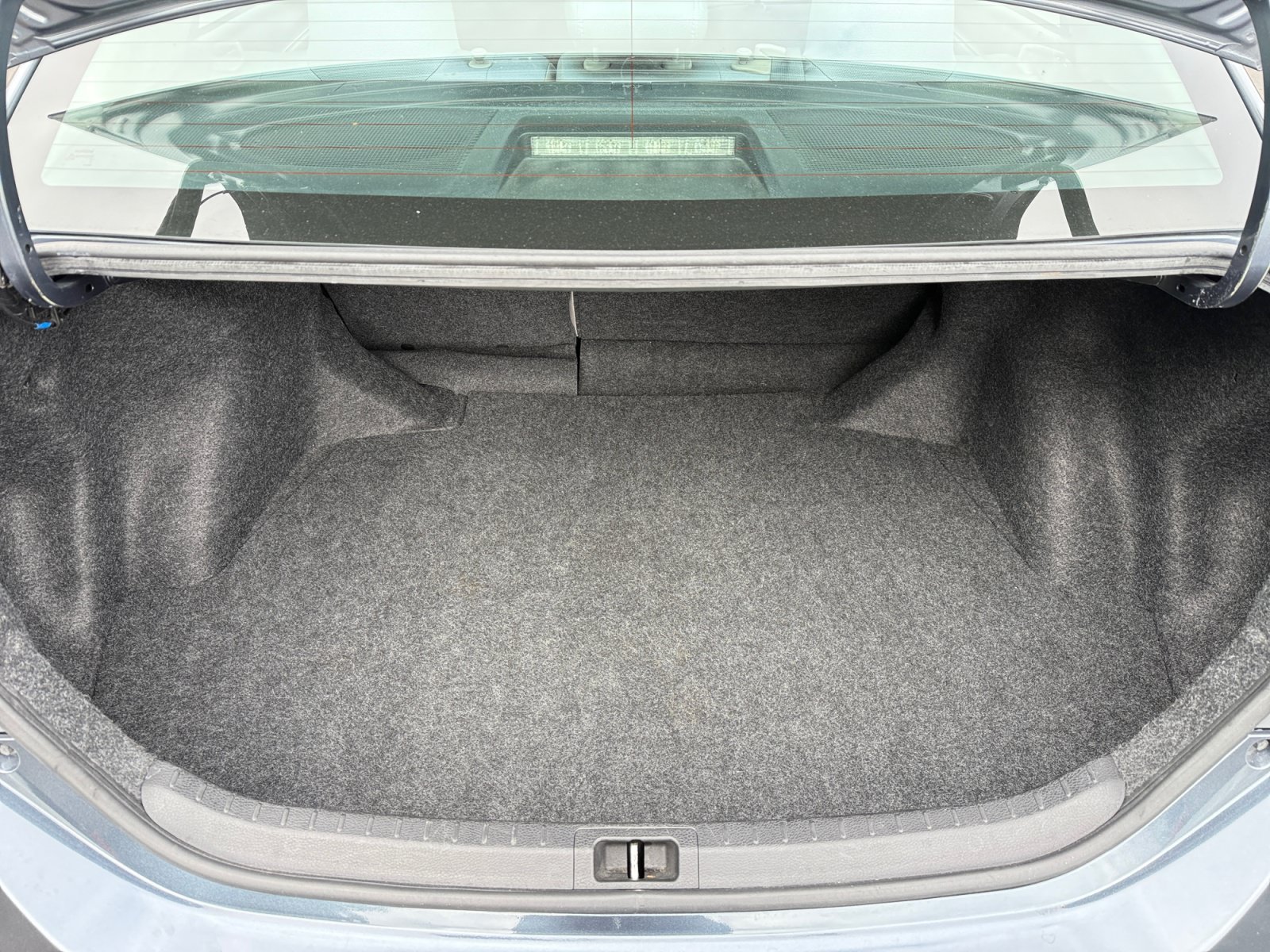 Used 2015 Slate Metallic Toyota LE image 17