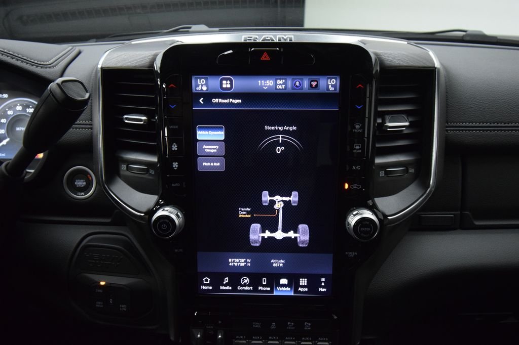 New 2026 Diamond Black Crystal Pearl-Coat Exterior Paint RAM Laramie image 24