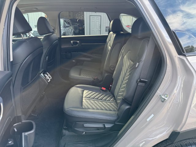 Used 2025 Wolf Gray Kia X-Line SX Prestige image 22