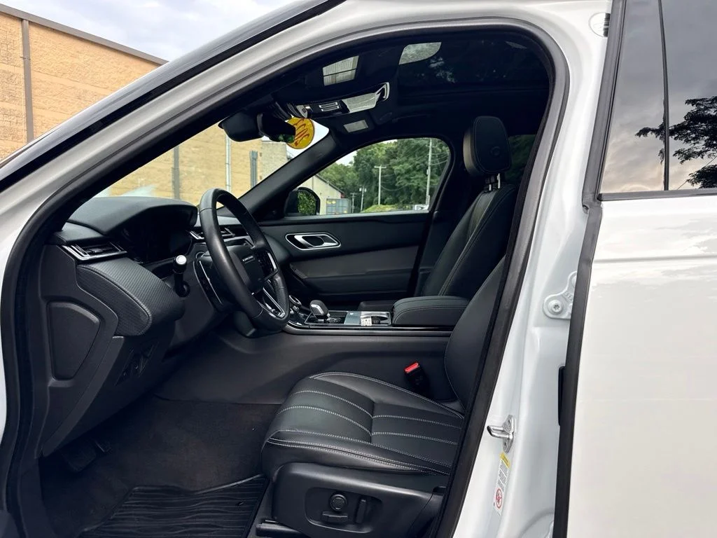 Used 2023 White Land Rover S image 11