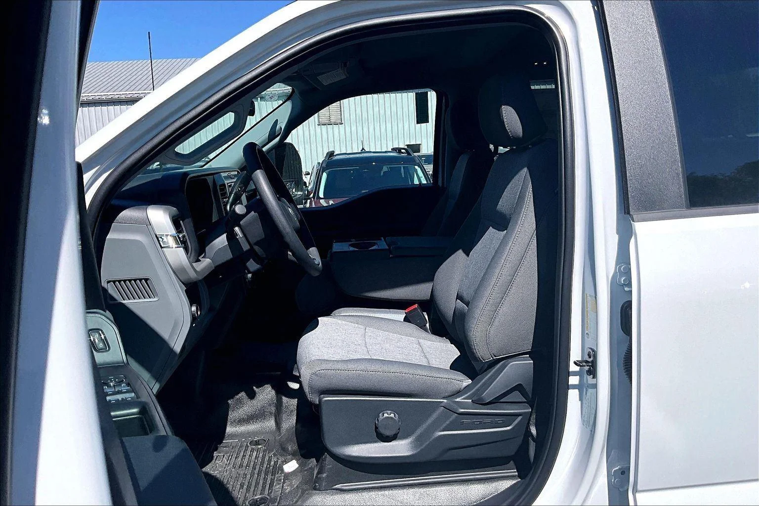 New 2026 Oxford White Ford F-250® XL image 9