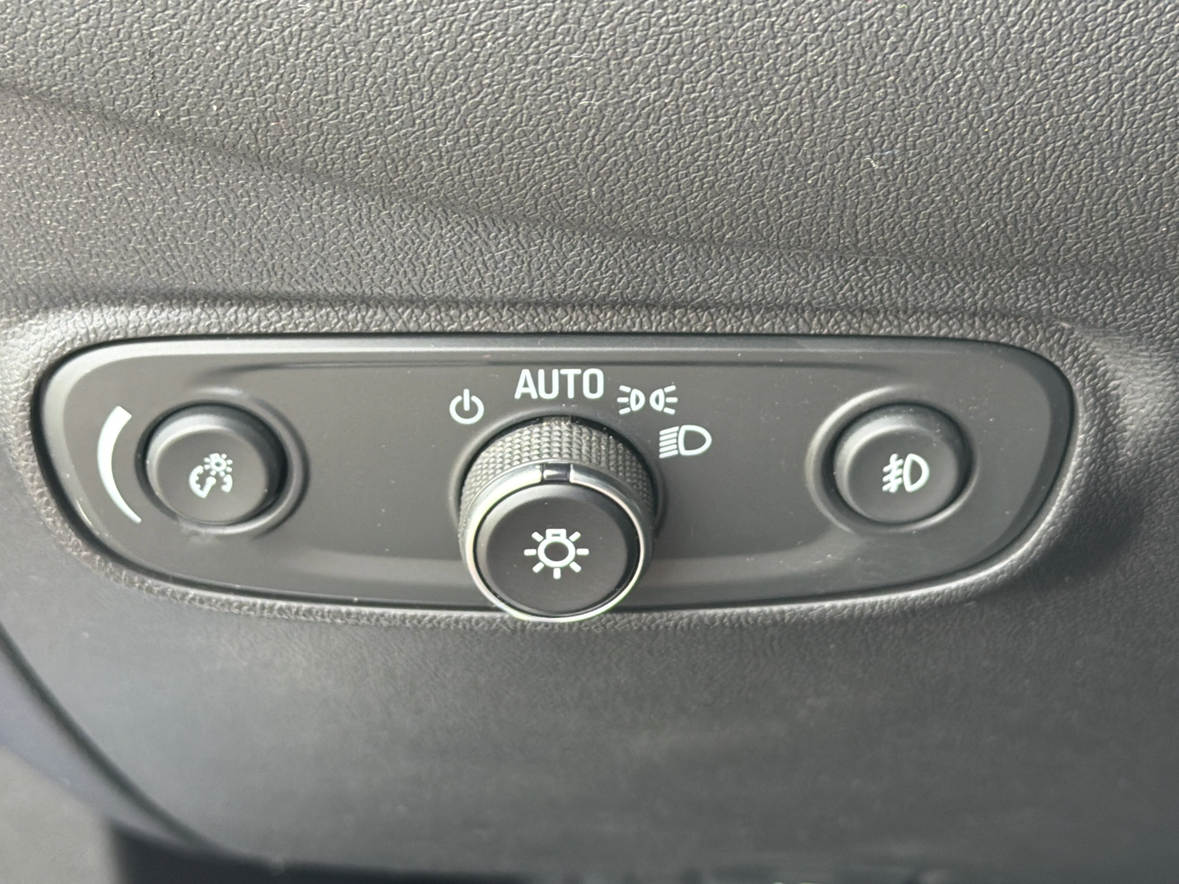 Used 2024 Riptide Blue Metallic Chevrolet Premier image 31