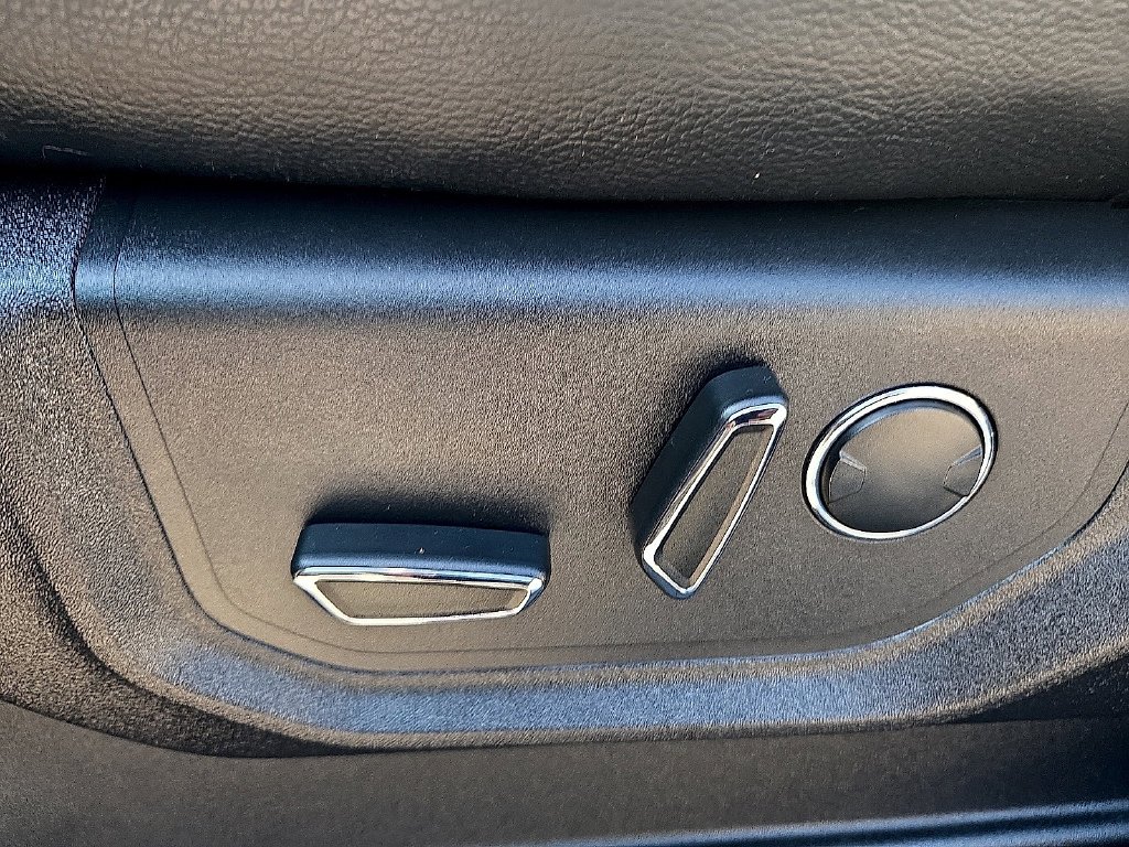 Used 2016 Black Ford Lariat image 13