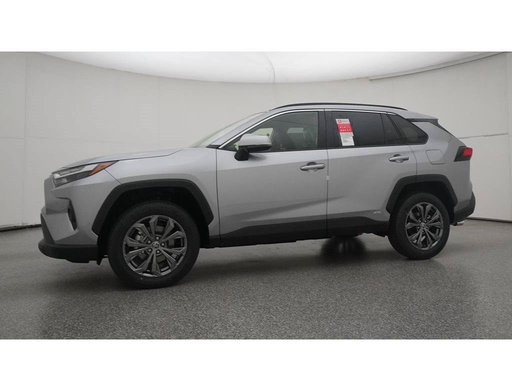 Used 2023 Silver Sky Metallic Toyota Hybrid XLE Premium image 18