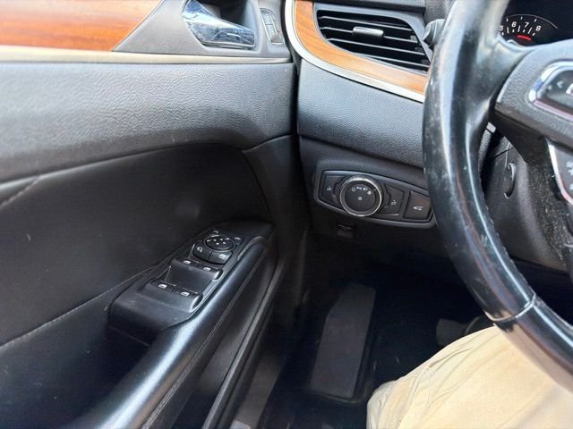 Used 2019 Black Lincoln Reserve image 3