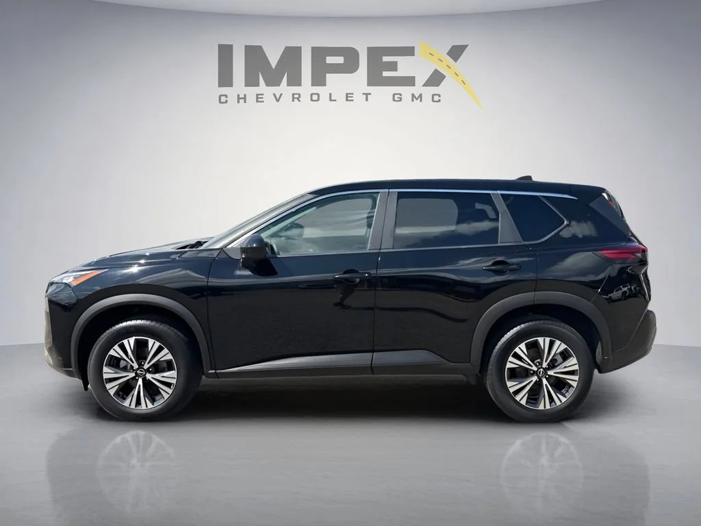 Used 2023  Nissan SV image 2