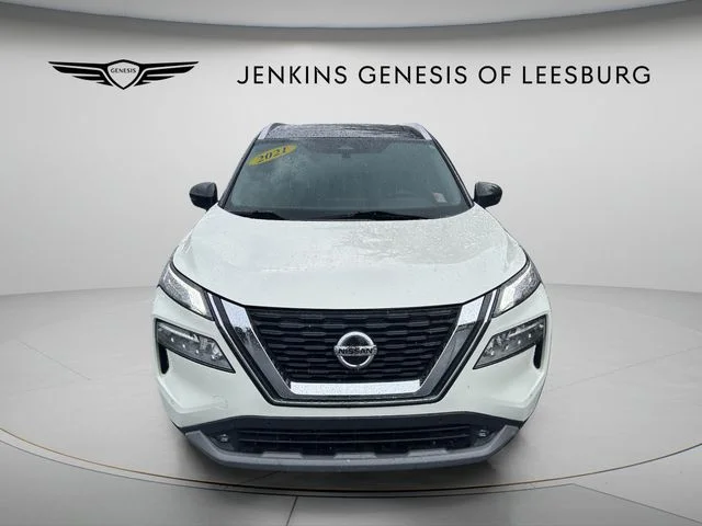 Used 2021 White Nissan SL image 12