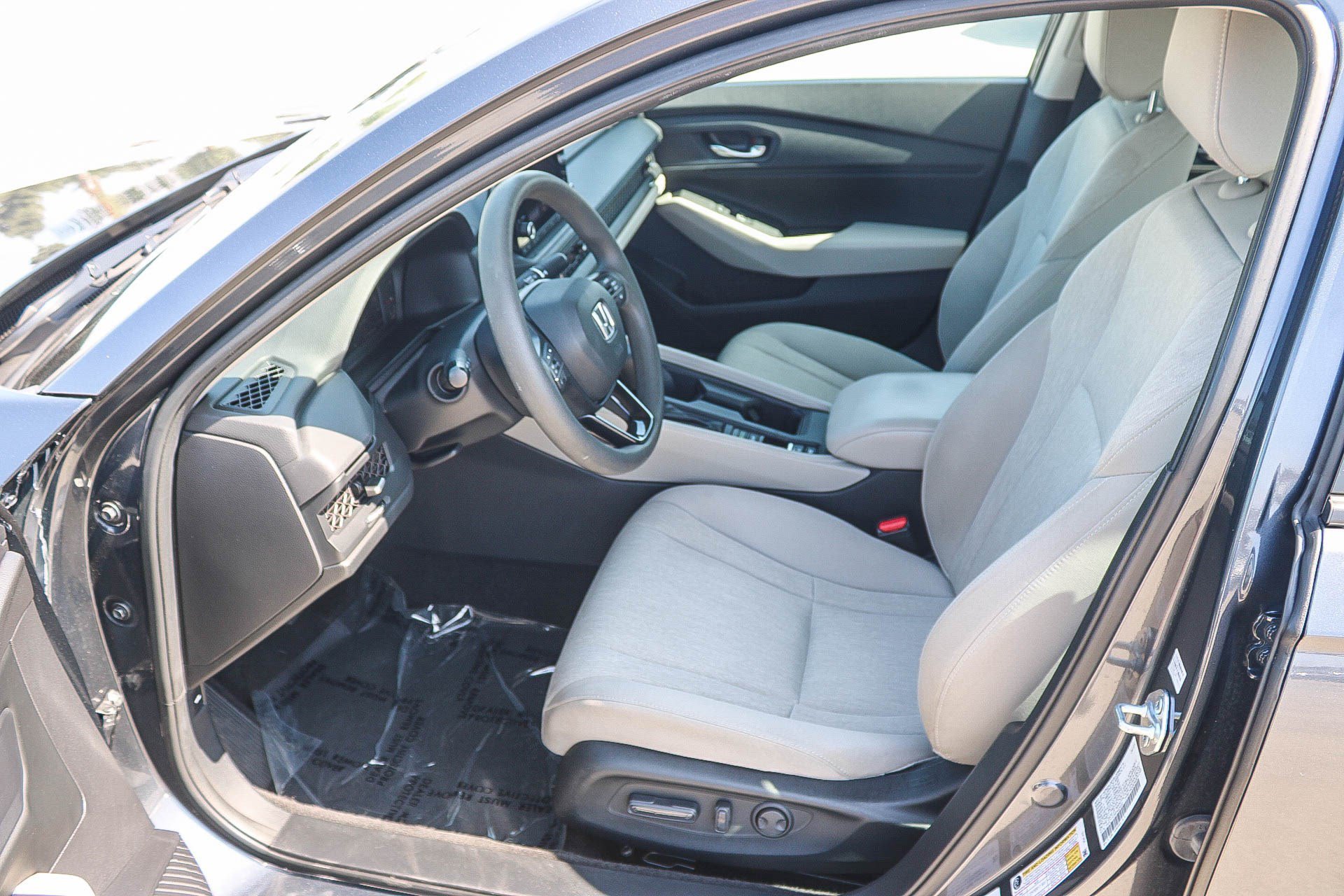 Used 2023 Meteorite Gray Metallic Honda EX image 17