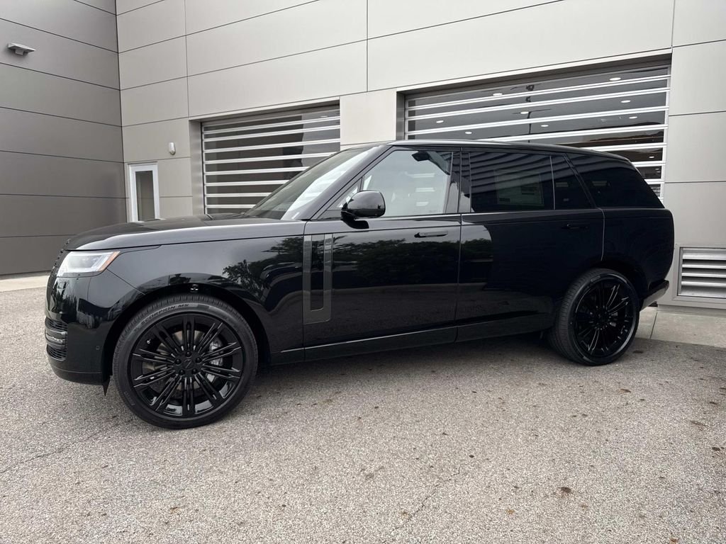 New 2026 Santorini Black Land Rover SE image 3