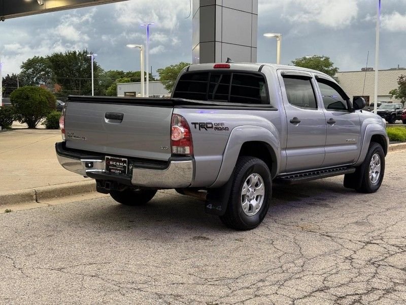 Used 2015 Silver Sky Metallic Toyota Base image 3