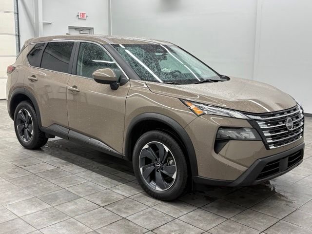 Used 2025 Beige/tan Nissan SV image 1