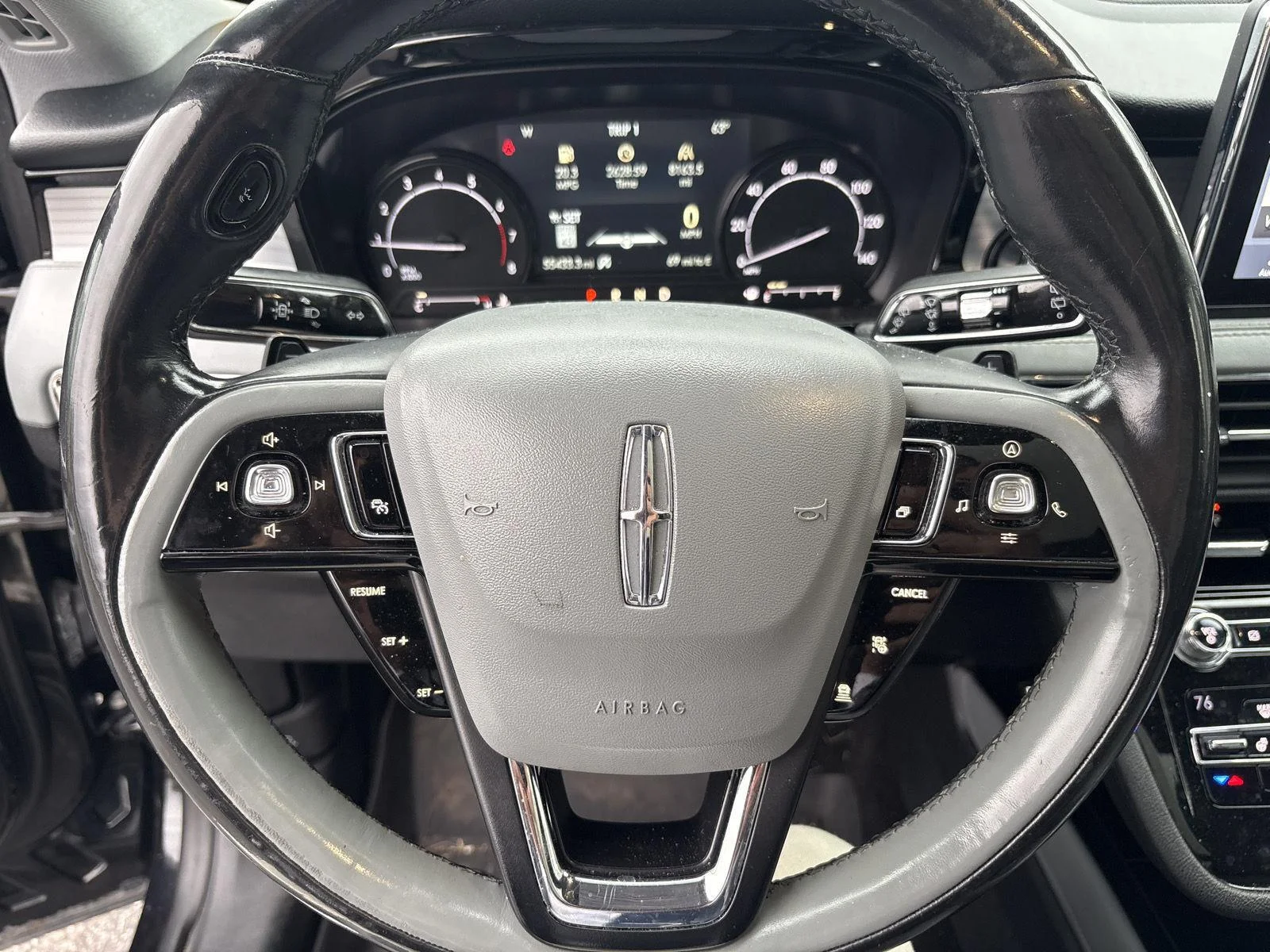 Used 2020 Black Lincoln Reserve image 11