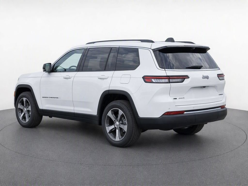 Used 2022 White Jeep Limited image 4