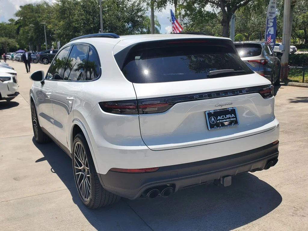 Used 2023 White Porsche Base image 5