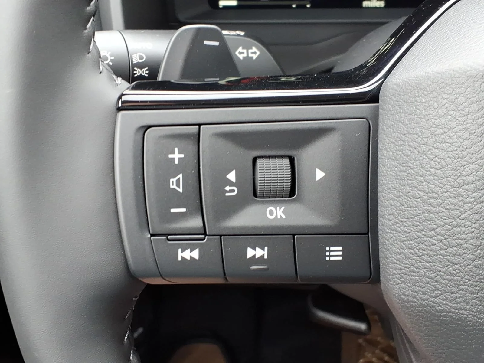 2026 Nissan Rogue Platinum White at Robbins Nissan