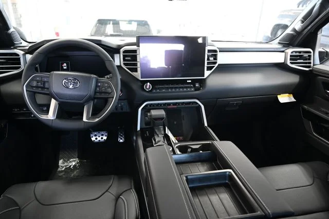 2026 Toyota Tundra Limited - Photo 14