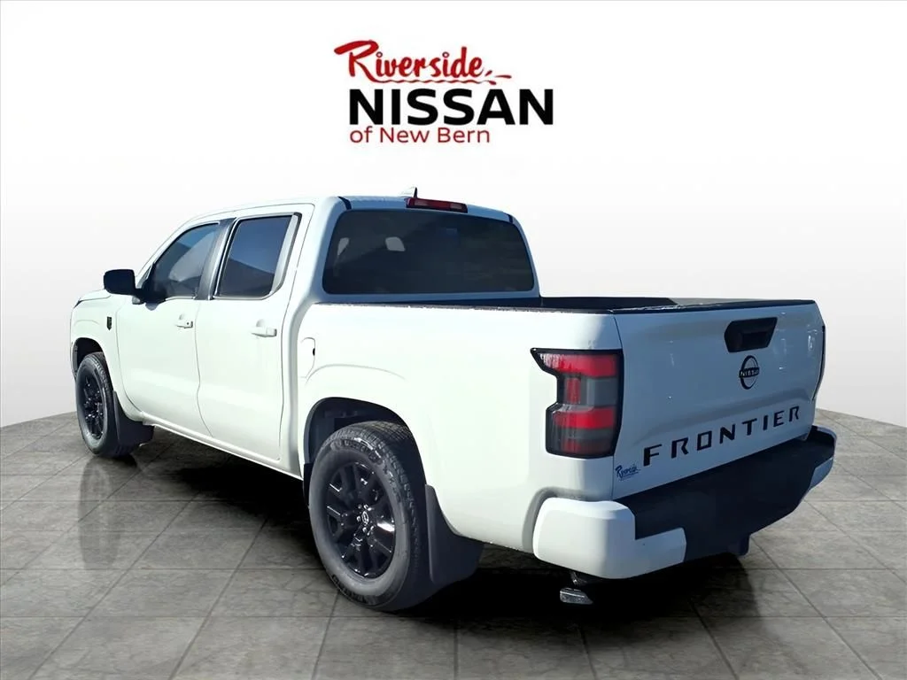 New 2026 Glacier White Nissan Crew Cab SV image 4