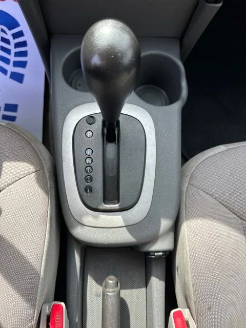 Used 2004 Silver Saturn 2 image 16