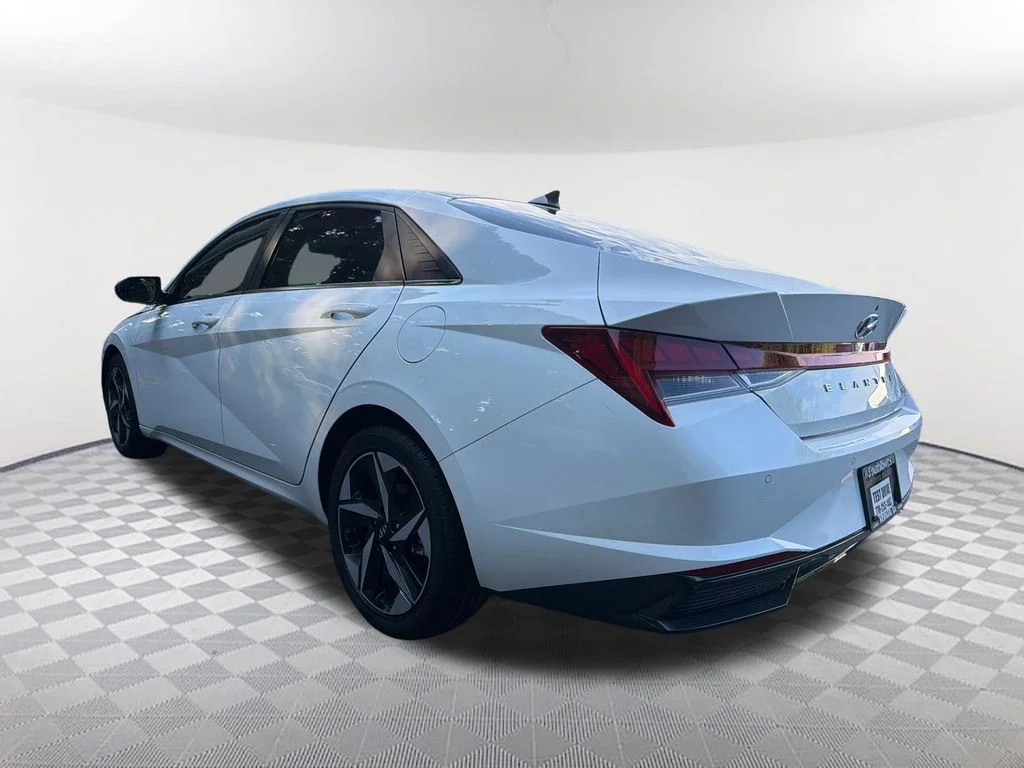 Used 2023 White Hyundai Limited image 7