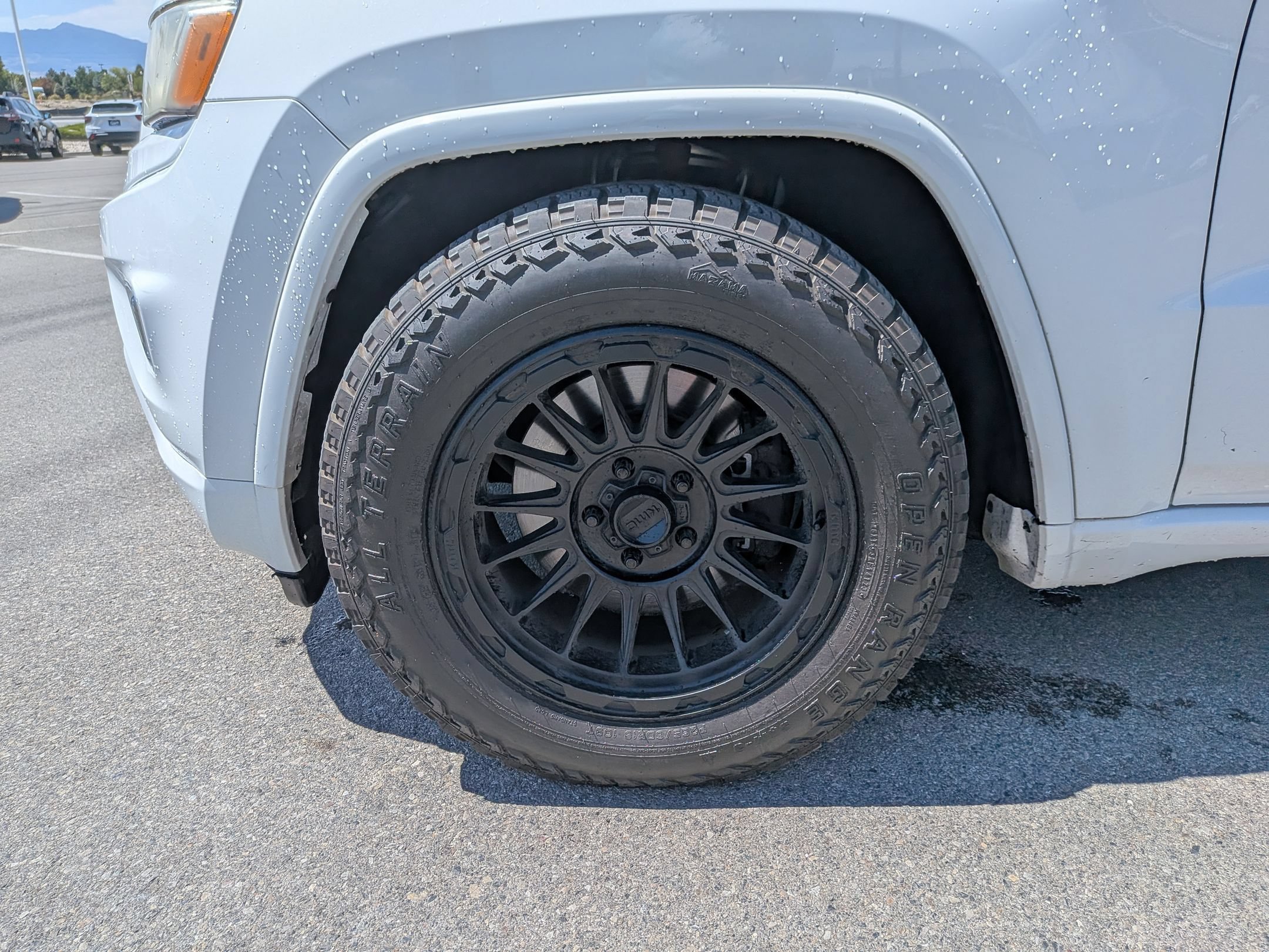 Used 2015 Bright White Clearcoat Jeep Overland image 11
