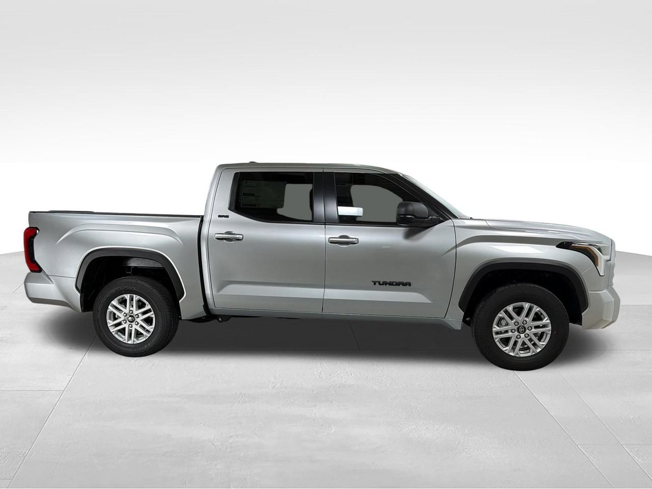 2026 Toyota Tundra SR5 - Photo 6