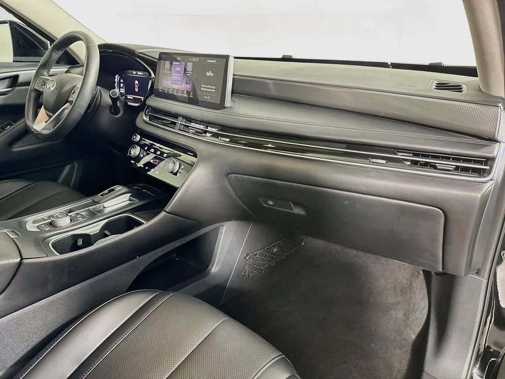 Certified Used 2023 Black INFINITI LUXE image 41