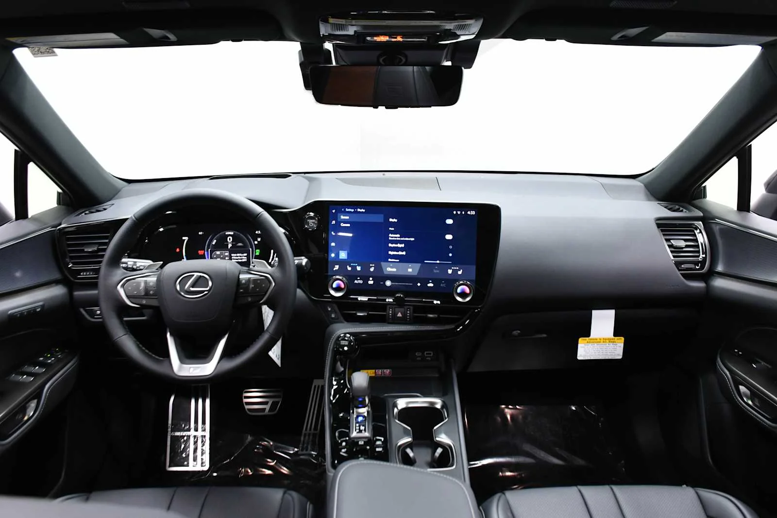 2026 Lexus NX PHEV 450h+ - Photo 18