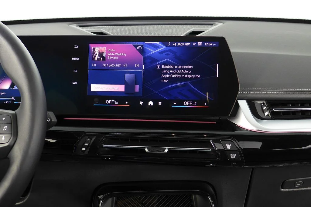 Used 2025  BMW xDrive28i image 25