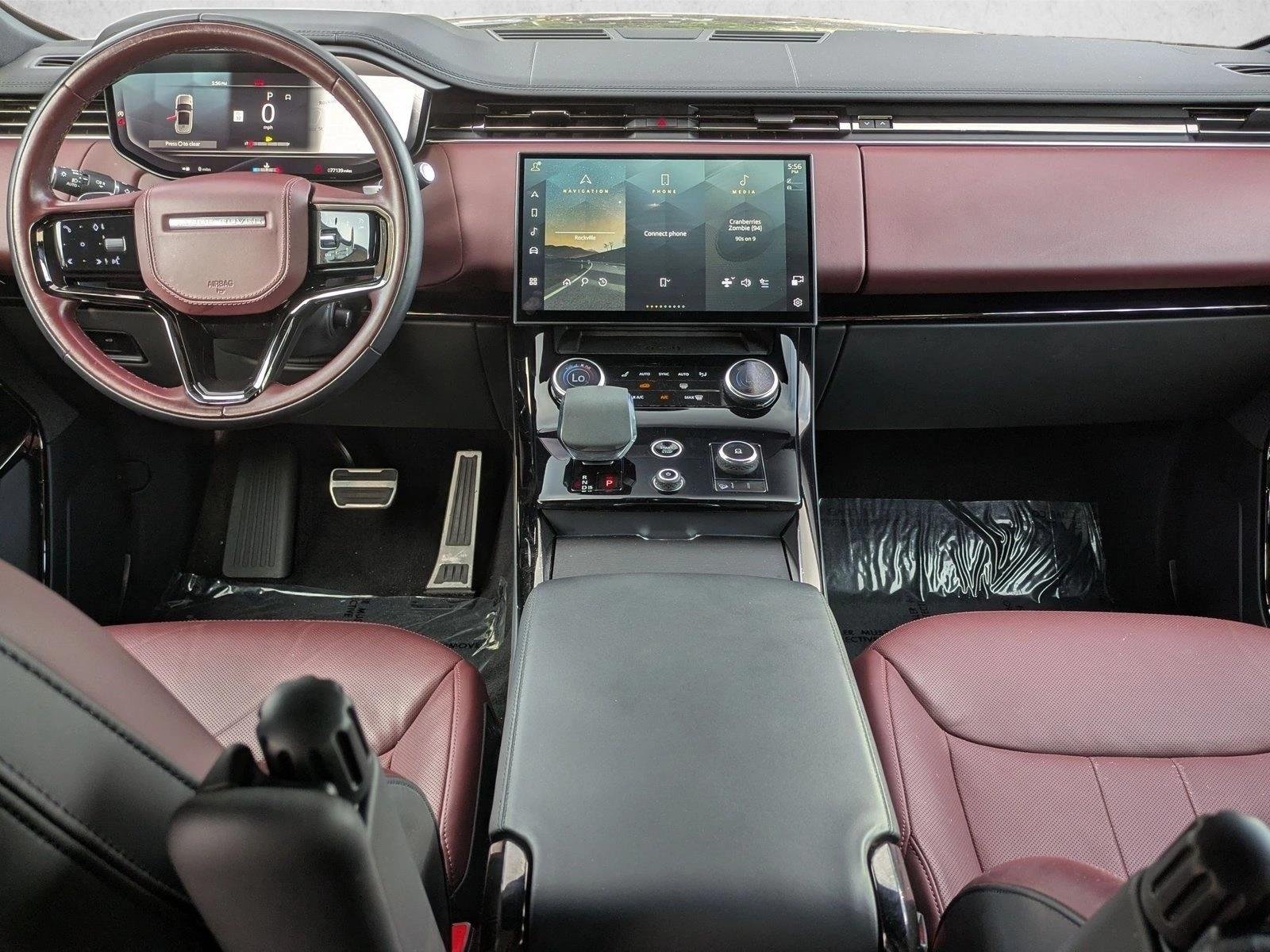 Used 2023 Portofino Blue Metallic Land Rover SE Dynamic image 19