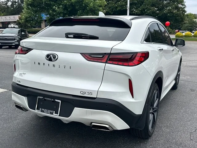 Used 2025 White INFINITI ESSENTIAL image 3