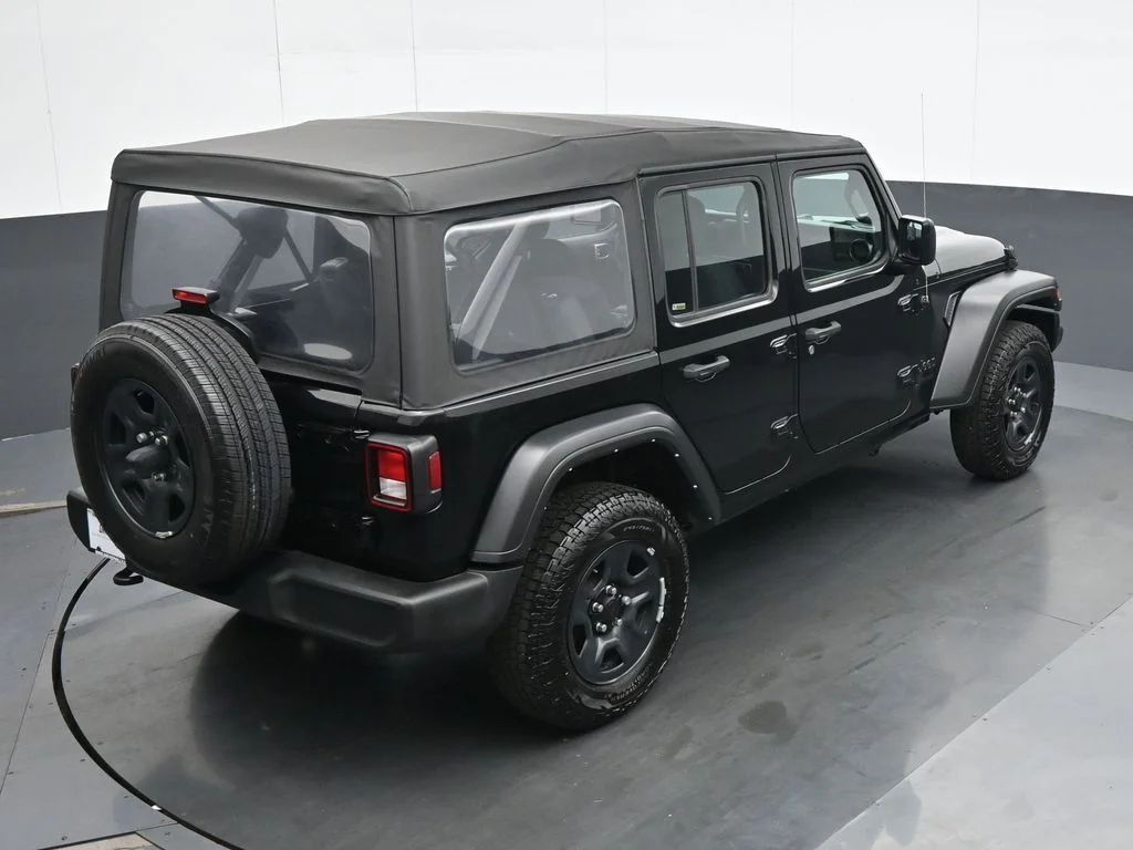 Used 2022 Black Jeep Unlimited Sport image 20