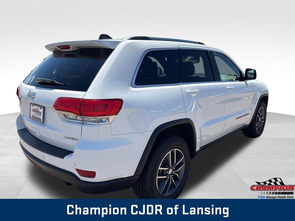 Used 2018 Bright White Clearcoat Jeep Laredo E image 8