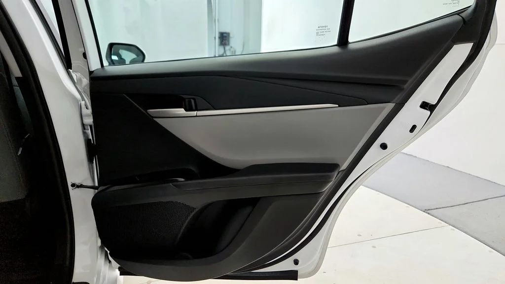 Used 2025 White Toyota LE image 27